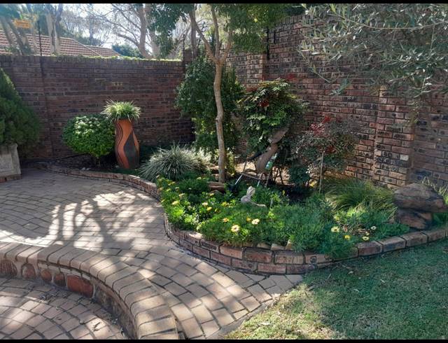 4 BEDROOM HOUSE FOR SALE IN SAFARI GARDENS